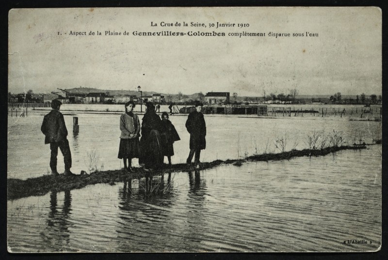 Carte postale ancienne La Crue de la Seine, 30 Janvier 1910 - Aspect de la Plaine de Gennevilliers-colombes complètement disparue sous l'eau à Gennevilliers