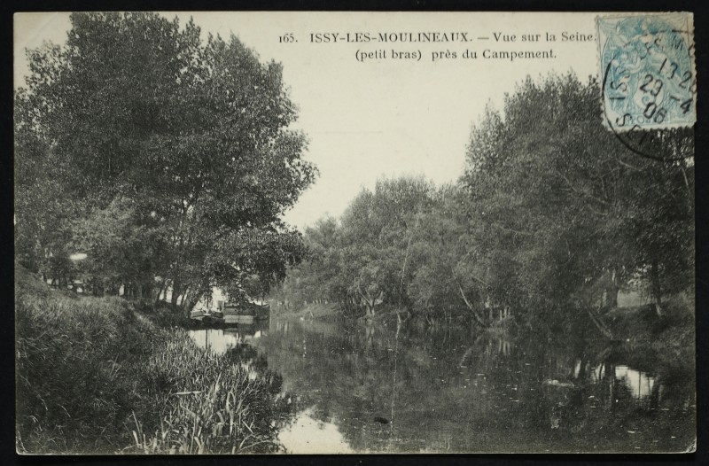 Carte postale ancienne Vue sur la Seine (petit bras) près du campement à Issy-les-Moulineaux