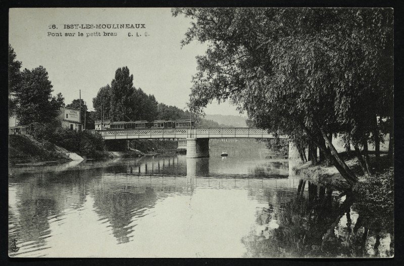 Carte postale ancienne Pont sur le petit bras à Issy-les-Moulineaux