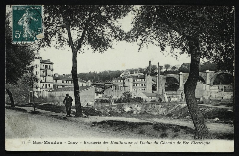 Carte postale ancienne Bas-Meudon - Issy - brasserie des Moulineaux et Viaduc du Chemin de Fer Electrique à Issy-les-Moulineaux