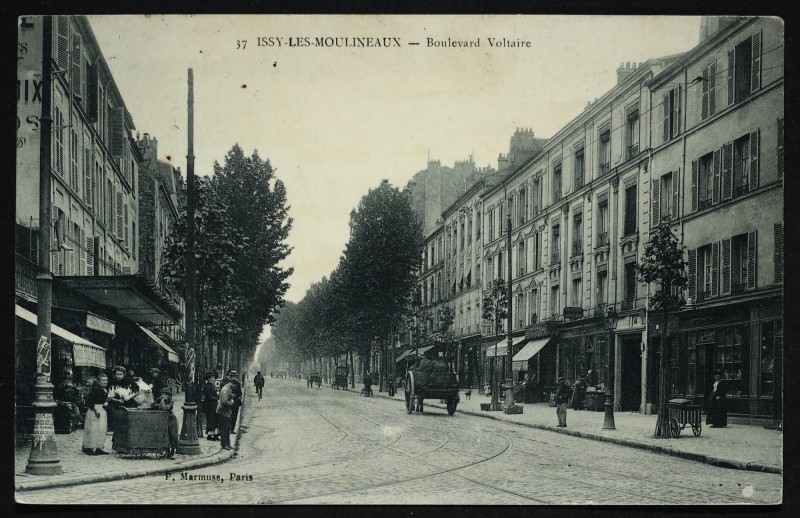 Carte postale ancienne Boulevard Voltaire à Issy-les-Moulineaux