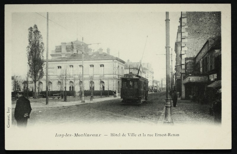 Carte postale ancienne Hôtel de Ville et la rue Ernest-Renan à Issy-les-Moulineaux