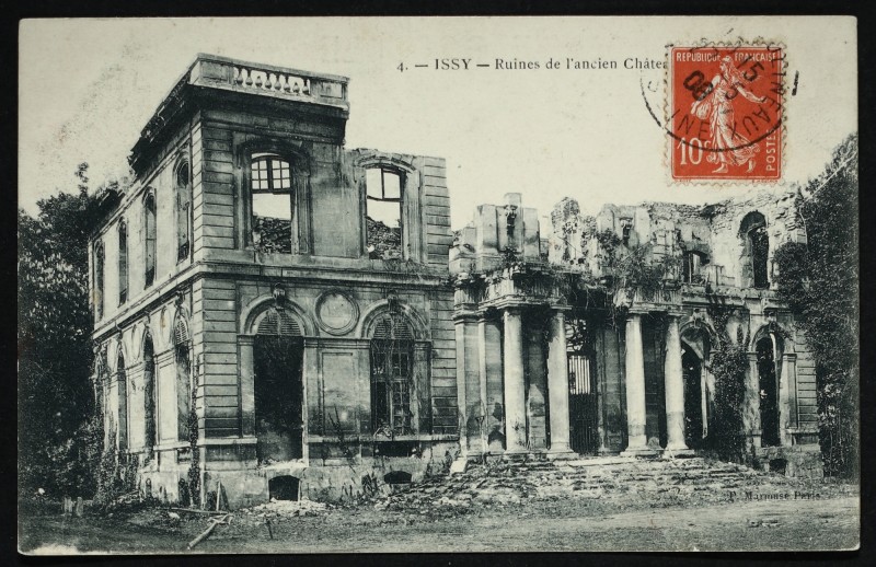 Carte postale ancienne Ruines de l'ancien Château détruit en 1870 à Issy-les-Moulineaux