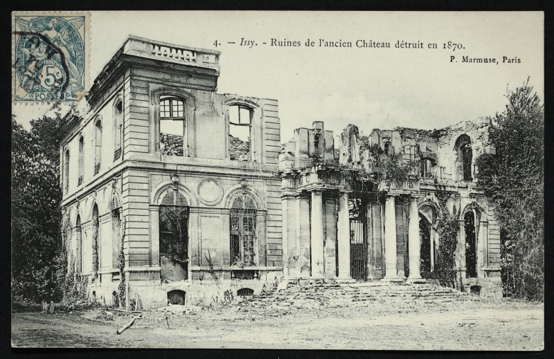 Carte postale ancienne Ruines de l'ancien Château détruit en 1870 à Issy-les-Moulineaux