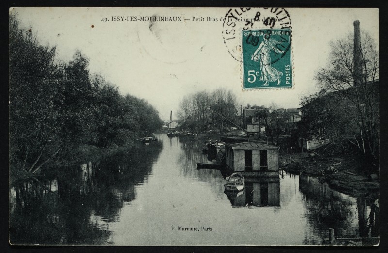 Carte postale ancienne Petit Bras de la Seine près du Pont à Issy-les-Moulineaux
