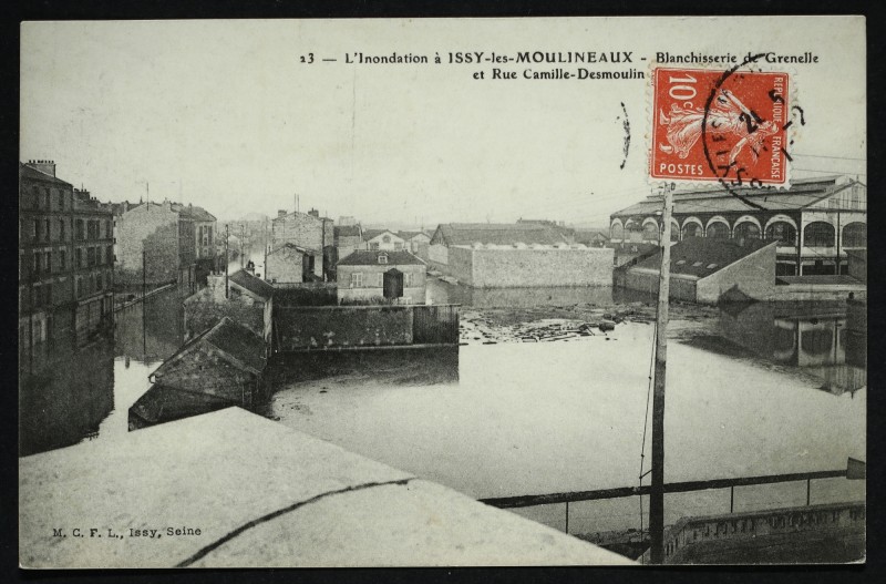 Carte postale ancienne L'inondation - Blanchisserie de Grenelle et Rue Camille-Desmoulins à Issy-les-Moulineaux