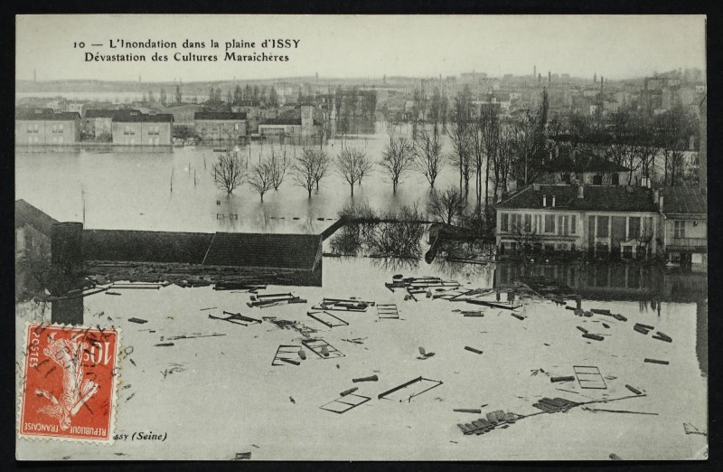 Carte postale ancienne Dévastation des Cultures Maraîchères à Issy-les-Moulineaux