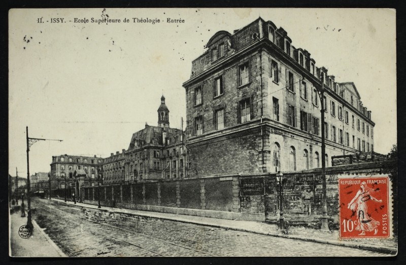 Carte postale ancienne Ecole supérieure de Théologie - Entrée à Issy-les-Moulineaux