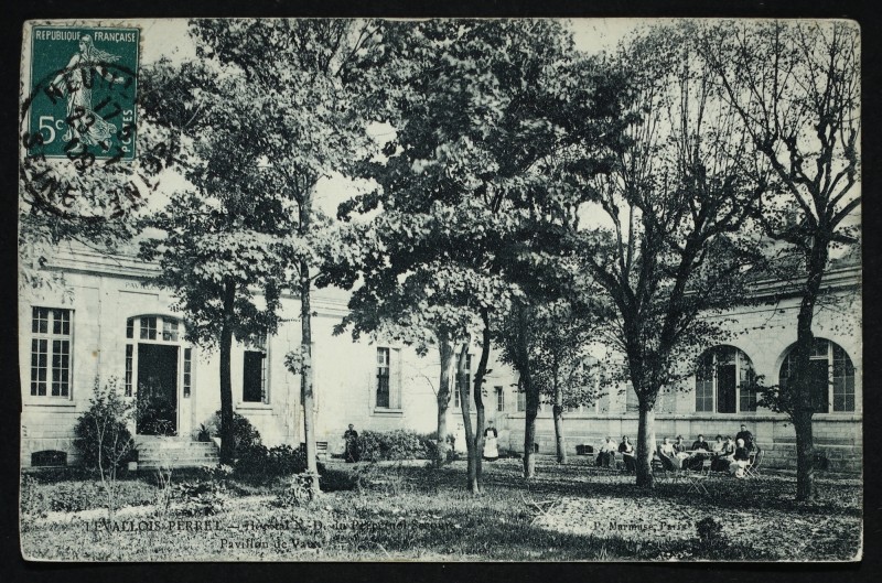 Carte postale ancienne Hôpital de Notre-Dame du Perpétuel Secours - Pavillon Le Vau à Levallois-Perret