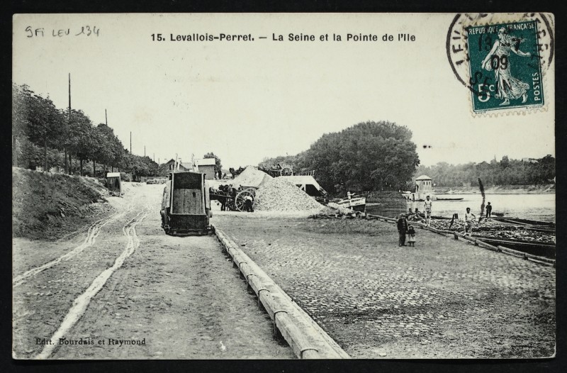 Carte postale ancienne La Seine et la Pointe de l'Ile à Levallois-Perret