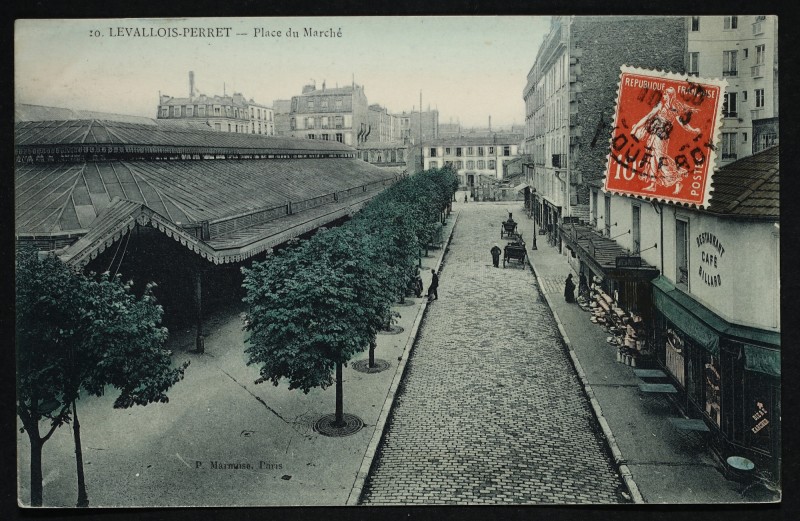 Carte postale ancienne Place du Marché à Levallois-Perret