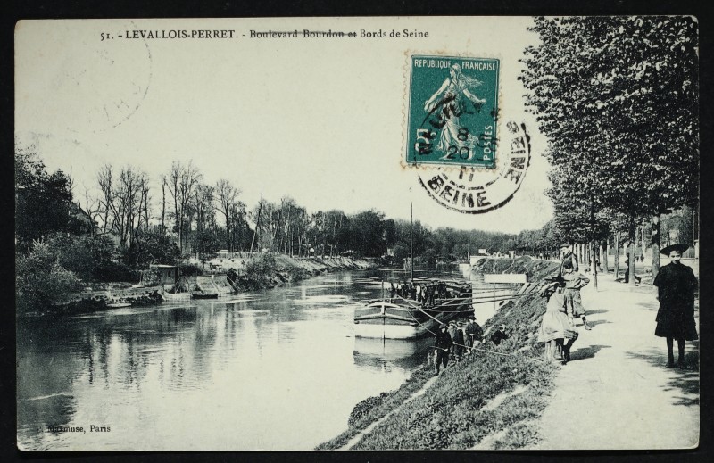 Carte postale ancienne Boulevard Bourdon et Bords de Seine à Levallois-Perret