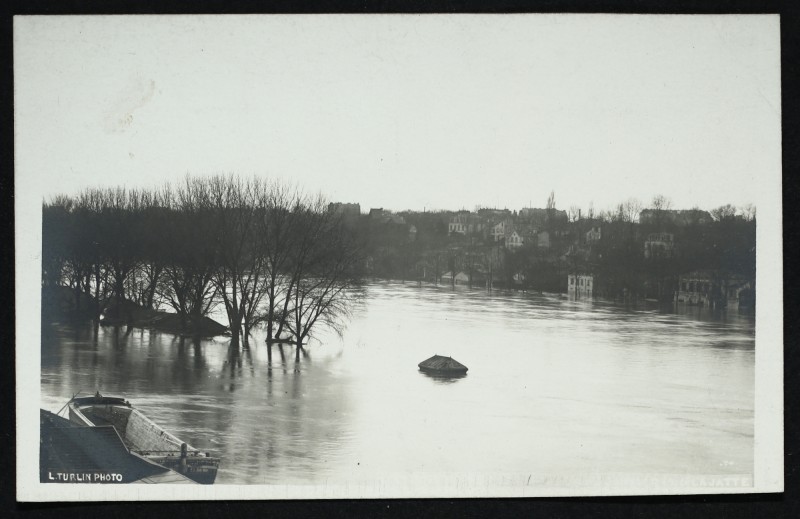 Carte postale ancienne Ile de la Jatte à Levallois-Perret