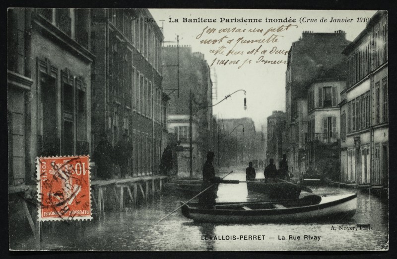 Carte postale ancienne La Rue Rivay à Levallois-Perret
