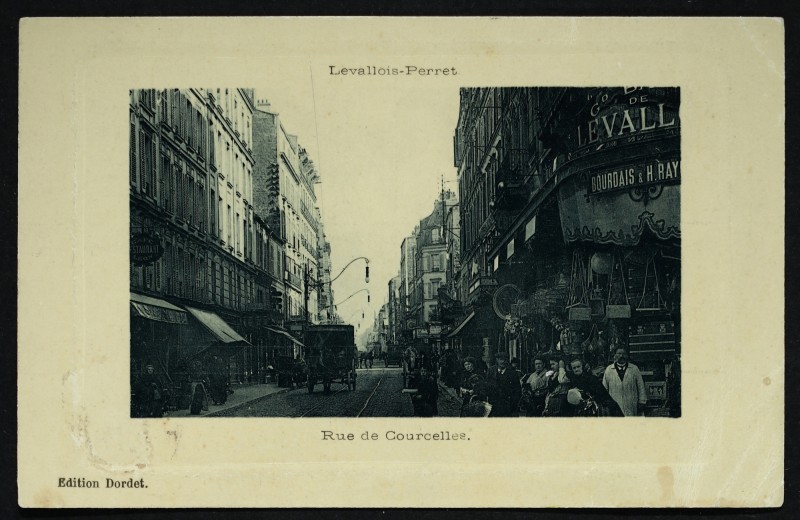 Carte postale ancienne Rue de Courcelles à Levallois-Perret