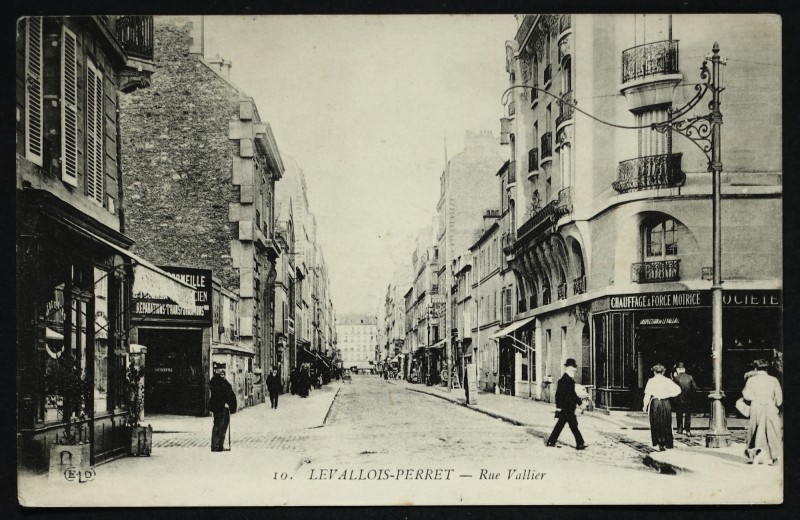 Carte postale ancienne Rue Vallier à Levallois-Perret