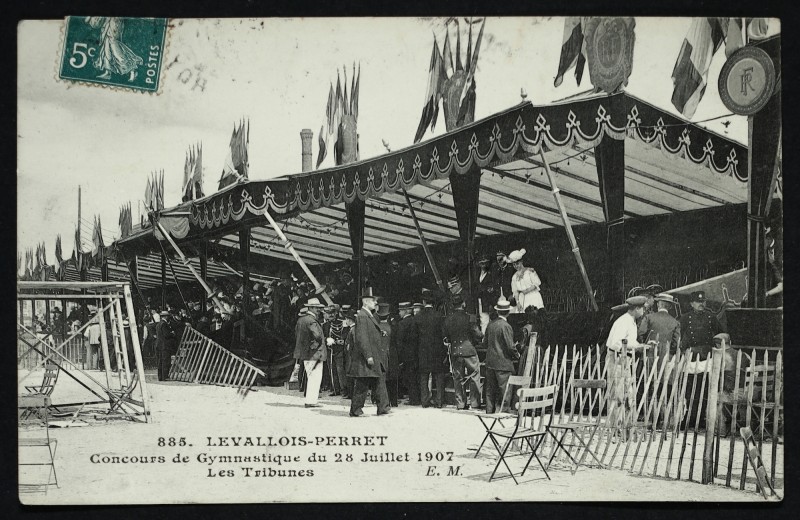 Carte postale ancienne Concours de Gymnastique du 28 juillet 1907 - Les Tribunes à Levallois-Perret
