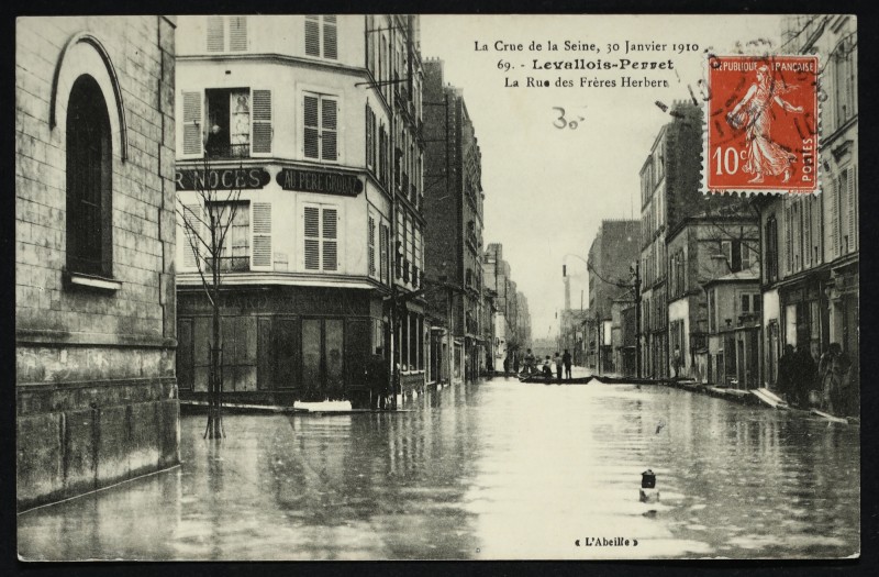 Carte postale ancienne La Rue des Frères Herbert à Levallois-Perret