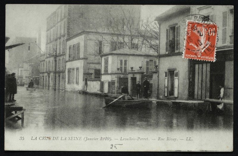 Carte postale ancienne Rue Rivay à Levallois-Perret