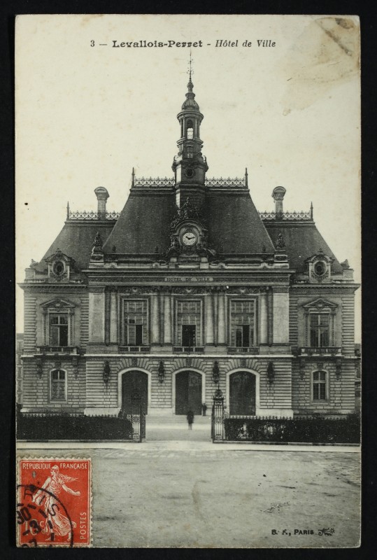 Carte postale ancienne Hôtel de Ville à Levallois-Perret