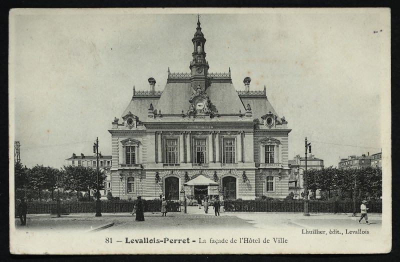Carte postale ancienne La Façade de l'Hôtel de Ville à Levallois-Perret