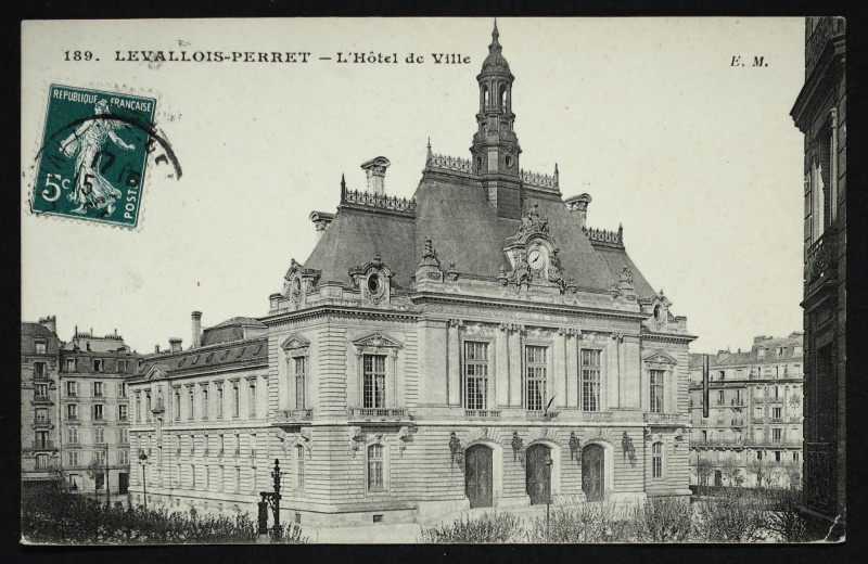 Carte postale ancienne L'Hôtel de Ville à Levallois-Perret