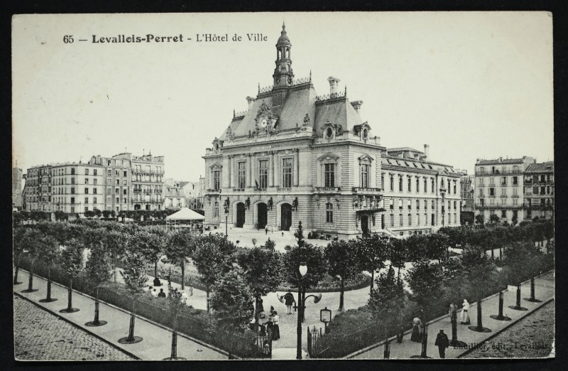 Carte postale ancienne L'Hôtel de Ville à Levallois-Perret