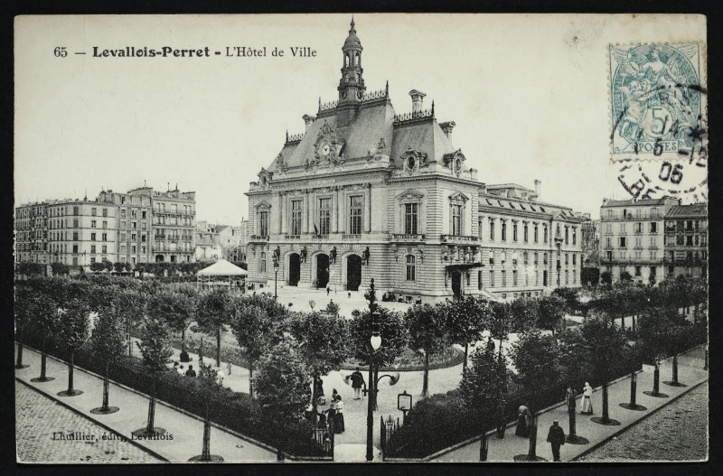 Carte postale ancienne L'Hôtel de Ville à Levallois-Perret