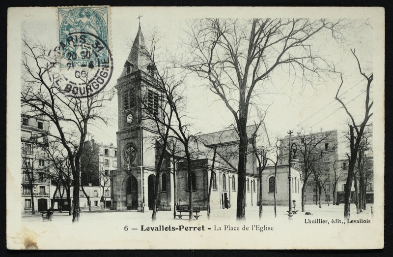 Carte postale ancienne La Place de l'Eglise à Levallois-Perret
