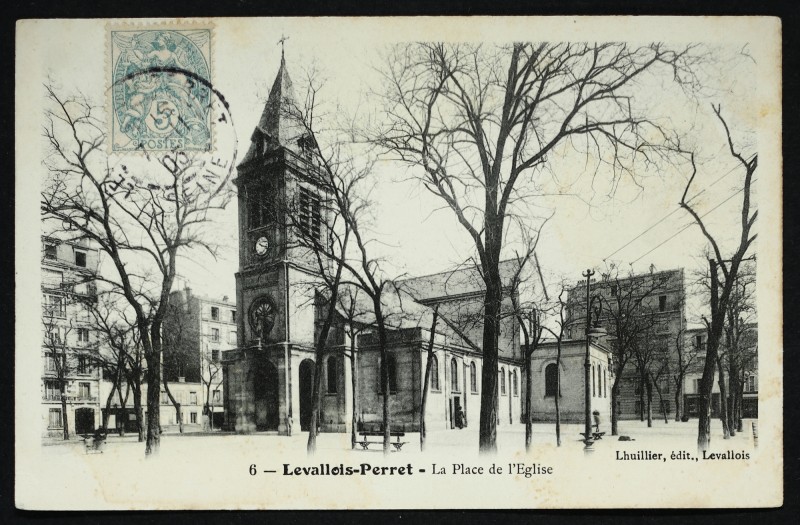 Carte postale ancienne La Place de l'Eglise à Levallois-Perret