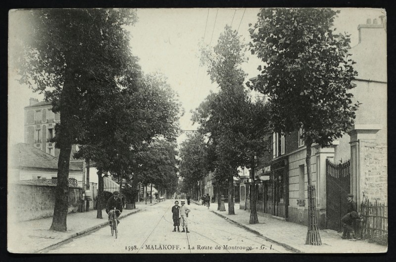 Carte postale ancienne La Route de Montrouge à Malakoff