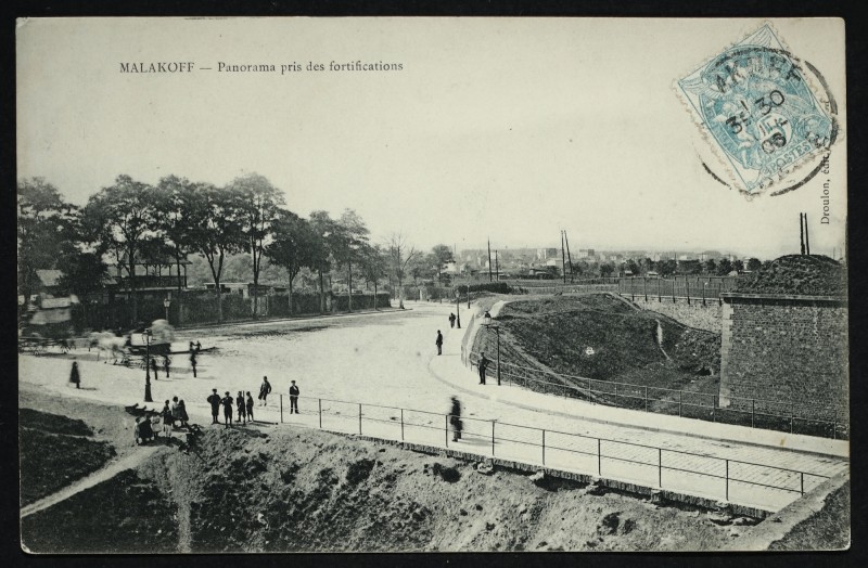Carte postale ancienne Panorama pris des fortifications à Malakoff