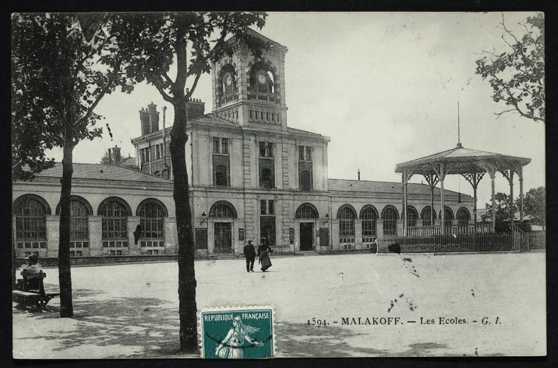 Carte postale ancienne Les Ecoles à Malakoff