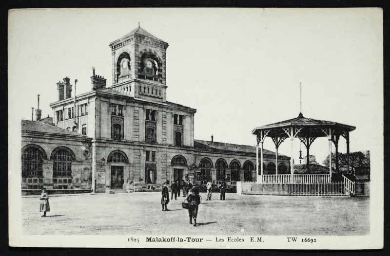 Carte postale ancienne Les Ecoles à Malakoff