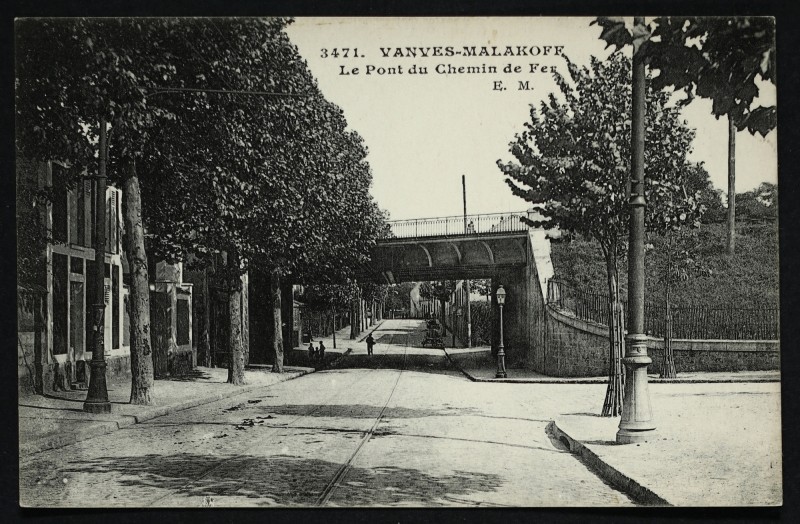 Carte postale ancienne Vanves-Malakoff - Le Pont du Chemin de Fer à Vanves