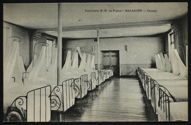 Carte postale ancienne Institution N.-D. de France - Dortoir à Malakoff
