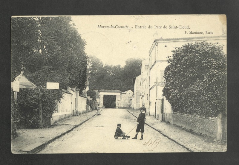 Carte postale ancienne Entrée du Parc de Saint-Cloud à Marnes-la-Coquette