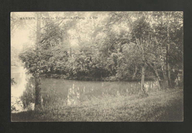 Carte postale ancienne Parc de Villeneuve-l'Etang - L'Ile à Garches