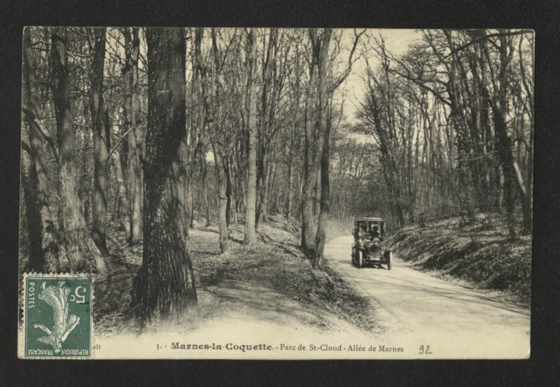 Carte postale ancienne Parc de St-Cloud - Allée de Marnes à Marnes-la-Coquette