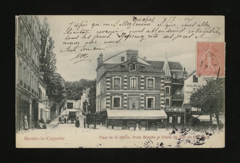 Carte postale ancienne Place de la Mairie, Porte Blanche et Entrée du Parc de St Cloud à Marnes-la-Coquette