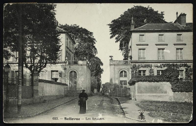 Carte postale ancienne Bellevue - Les Arcades à Meudon