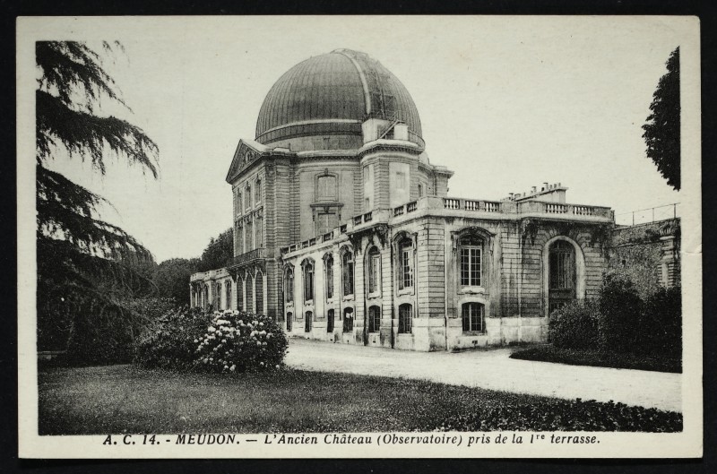 Carte postale ancienne L'Ancien Château (Observatoire) pris de la 1ère terrasse à Meudon