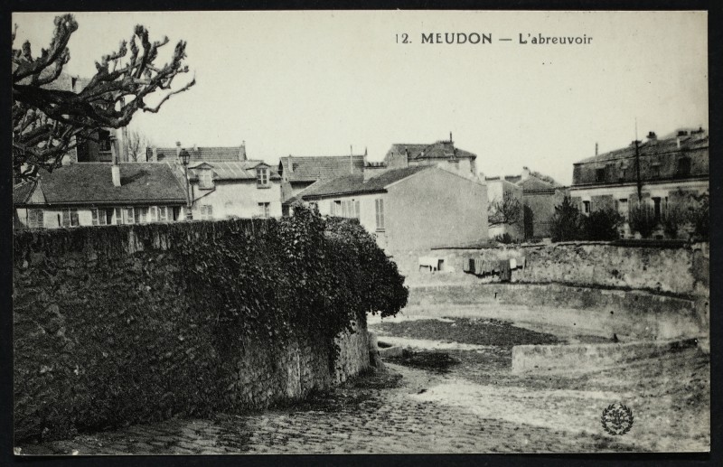 Carte postale ancienne L'abreuvoir à Meudon