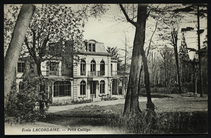 Carte postale ancienne Ecole Lacordaire - Petit Collège. à Meudon