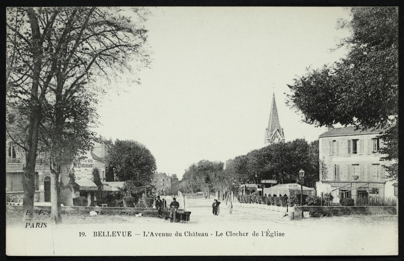 Carte postale ancienne Bellevue - L'Avenue du Château - Le Clocher de l'Eglise à Meudon