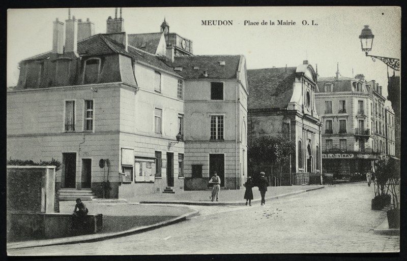 Carte postale ancienne Place de la Mairie à Meudon