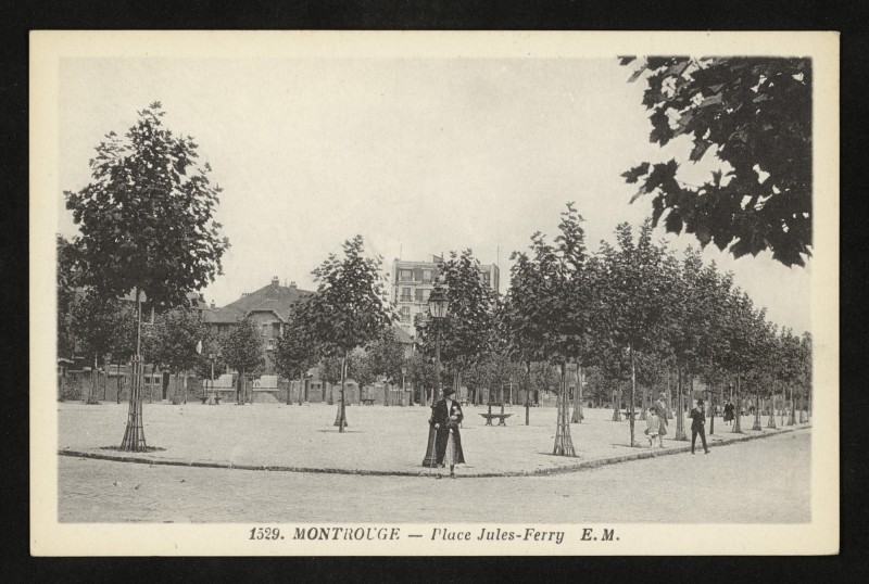 Carte postale ancienne Place Jules-Ferry à Montrouge