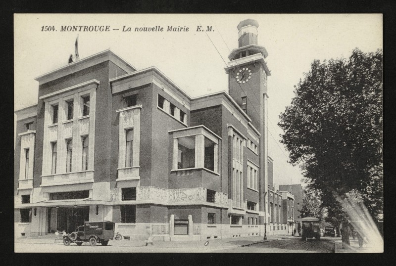 Carte postale ancienne La nouvelle Mairie à Montrouge