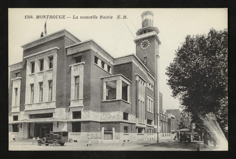 Carte postale ancienne La nouvelle Mairie à Montrouge