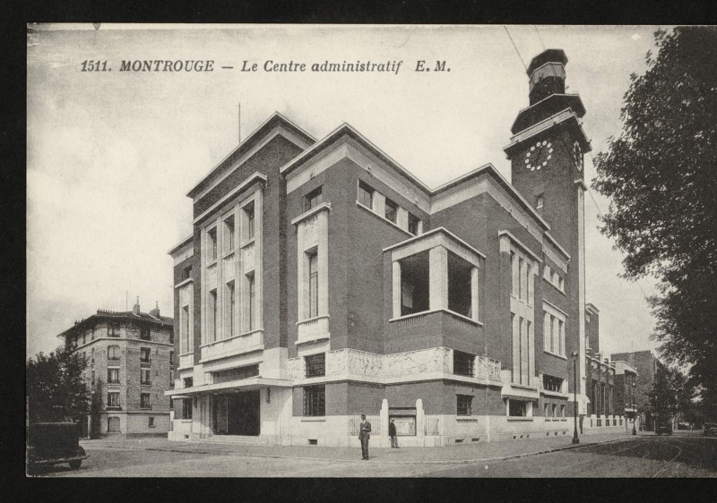 Carte postale ancienne Le Centre administratif à Montrouge